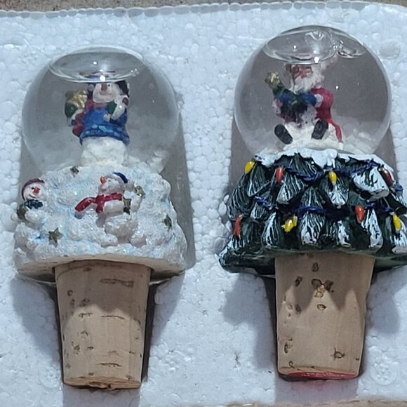 Snow Globe Holiday Wine Corks Set of 2 Christmas Tree Santa Claus Wintery Snowma - Picture 10 of 11